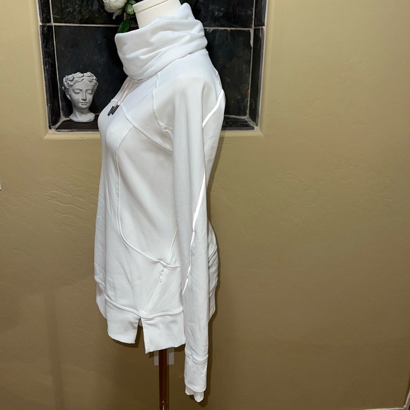Lululemon 🍋 Flurry Fighter Reflective Fleece Pullover Size 6 - Picture 6 of 14